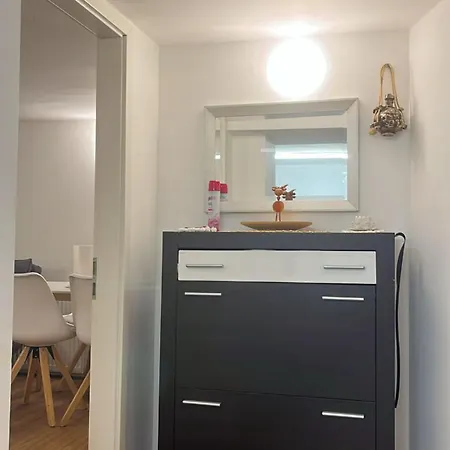 Friends Corner 아파트